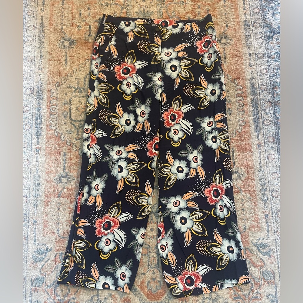 Like NEW Loft Floral Navy pants